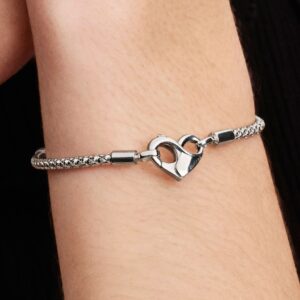 2025Q3E_collection_moments_go_ac_tp_pdp_model_besteller_18_RGB_High_3x4_bracelet