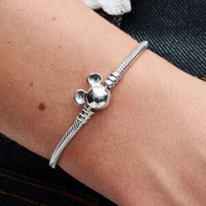SS24_A_PDP_Model_Single_38_1x1_RGB_bracelet