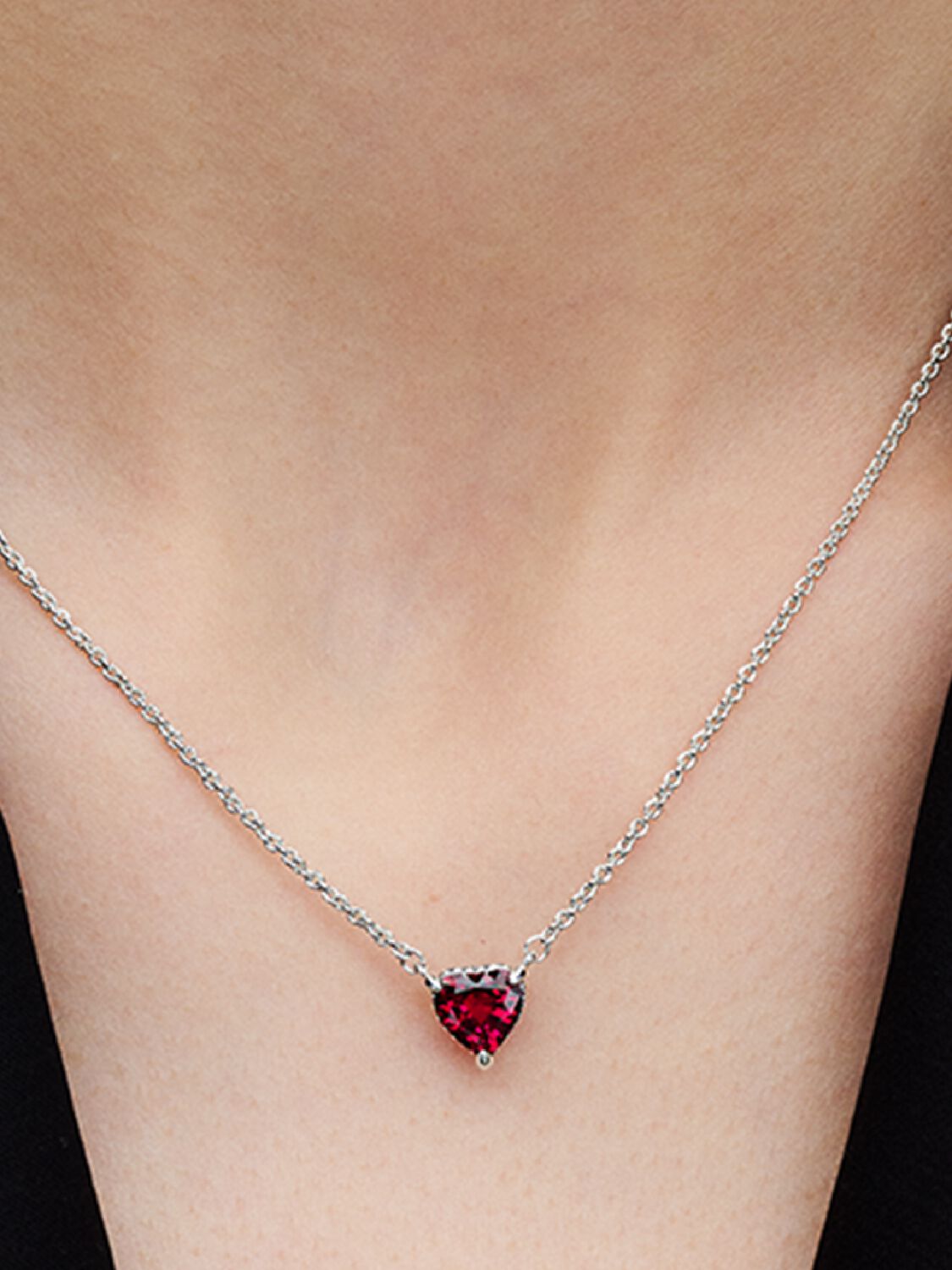 SS24_A_PDP_Model_Single_81_1x1_RGB_necklace