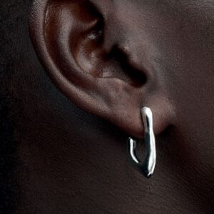 Q224_D_PDP_Model_Single_26_1x1_RGB_earring